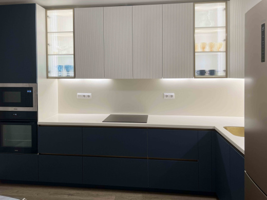 Угловая кухня из МФД