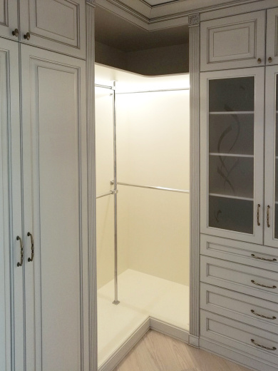 Гардеробная комната в классическом стилем из МДФ