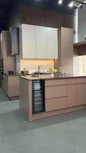 Угловая кухня с островом 2750х1400х600
