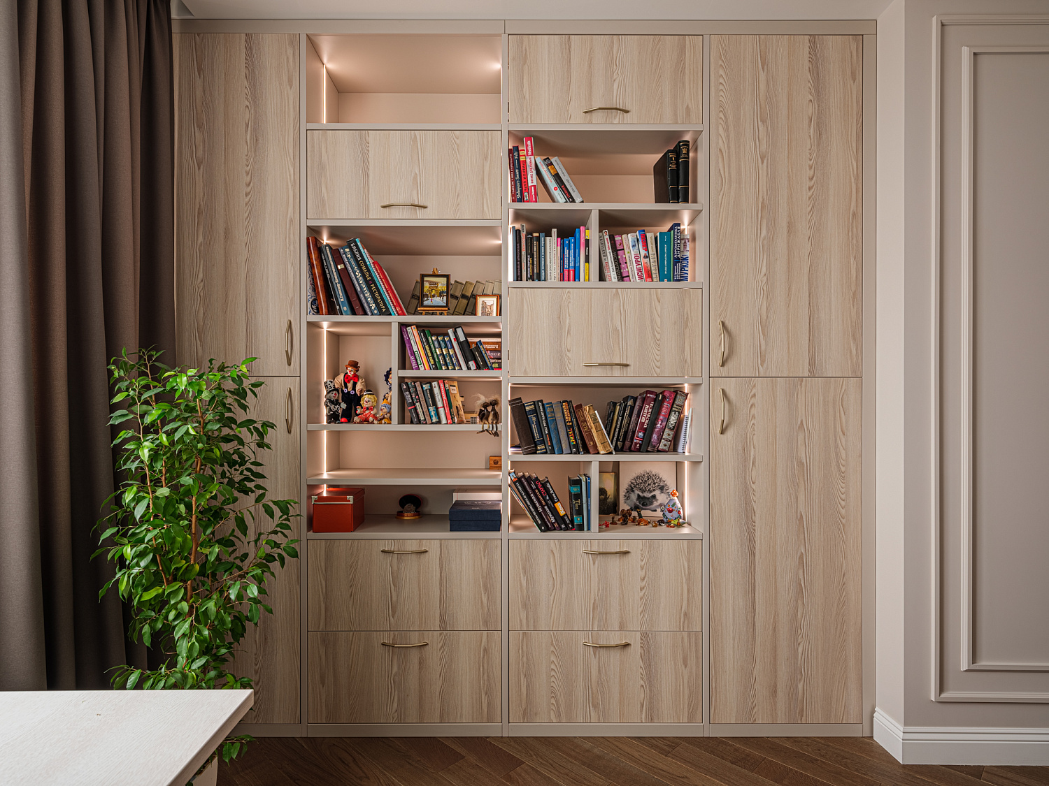 Мебель по проекту дизайнера в московскую квартиру