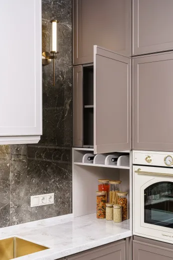 Угловая кухня с островом 2677х4208х600