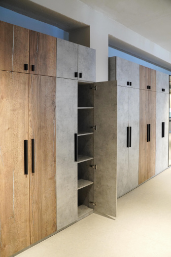 Шкаф-стеллаж в офис