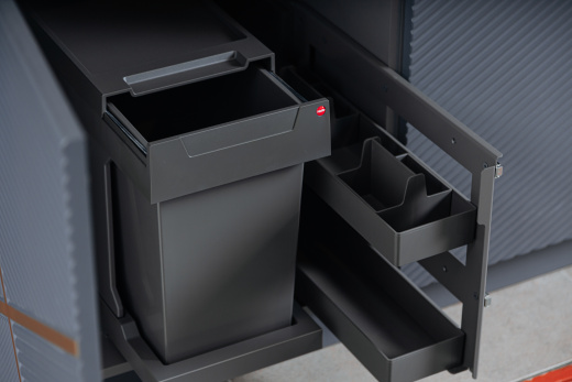 Прямая кухня с фрезерованными фасадами