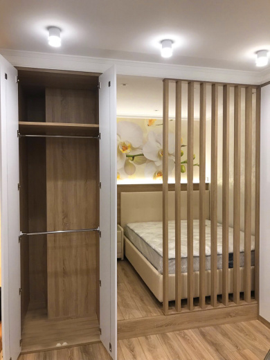 Распашной шкаф