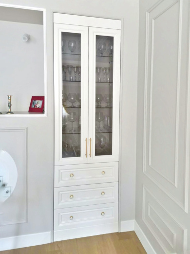 Шкаф-витрина