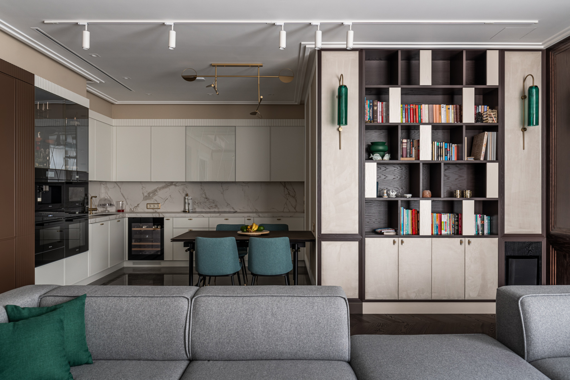 Книжный шкаф 