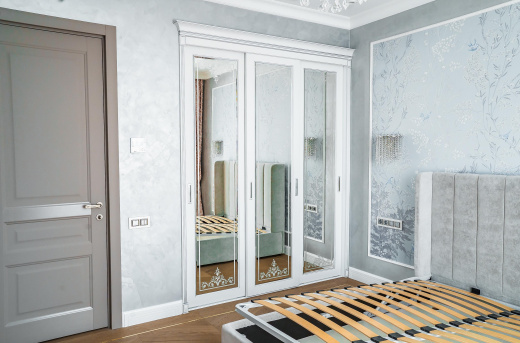 Гардеробная комната в классическом стиле