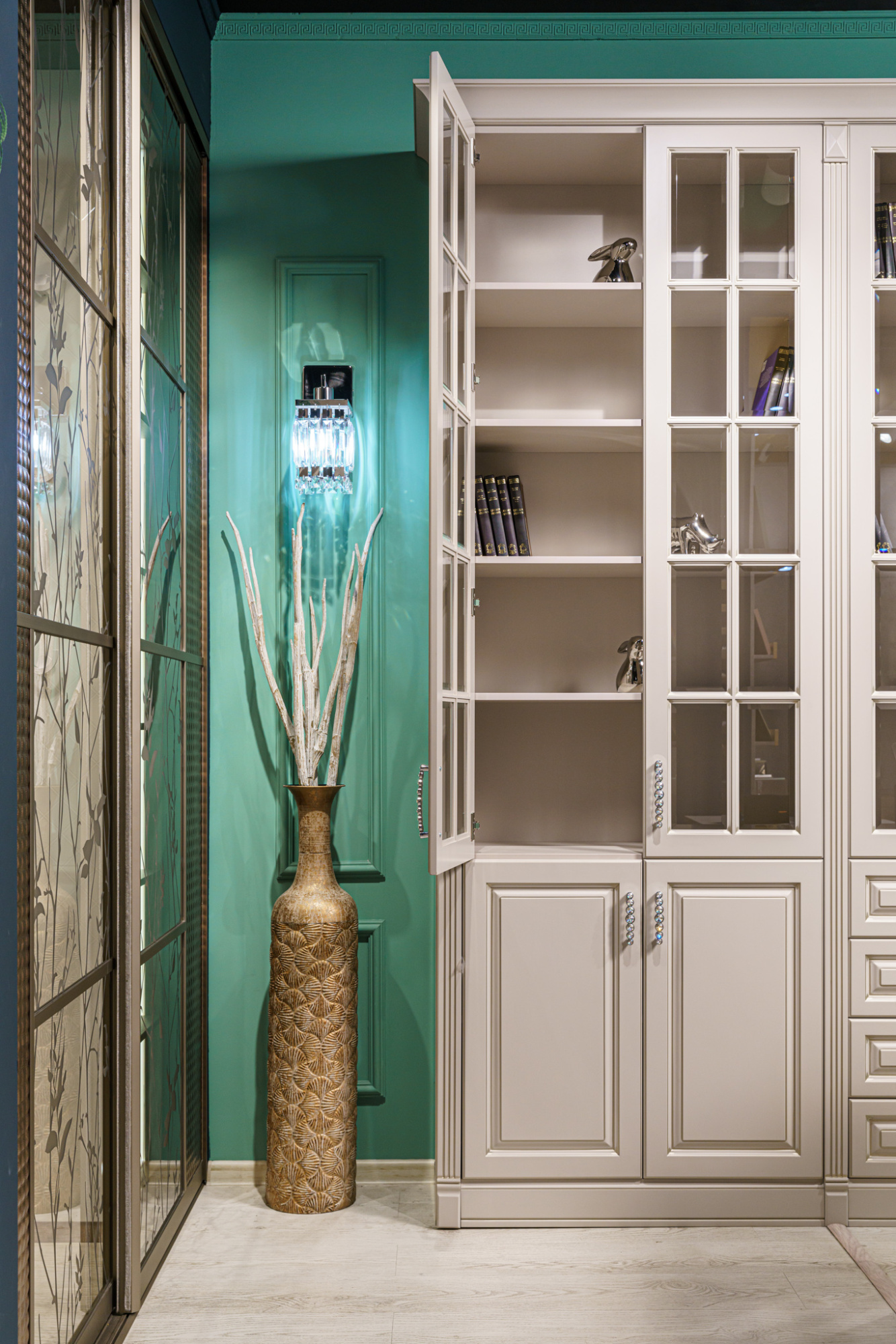 Библиотека с фасадами МДФ