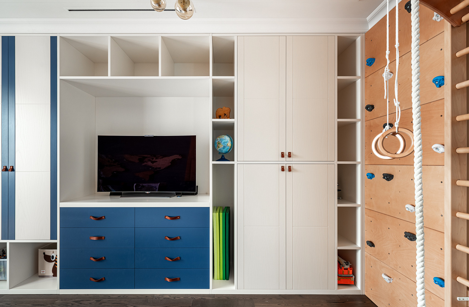 Мебель из шпона в детскую комнату для мальчика