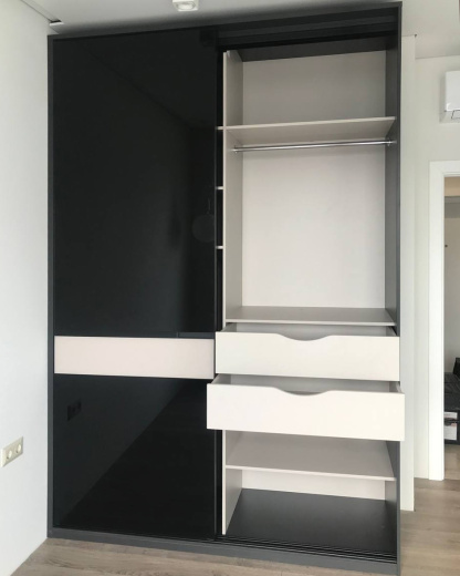 Корпусный шкаф-купе