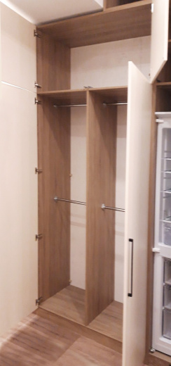 Шкаф с распашными фасадами