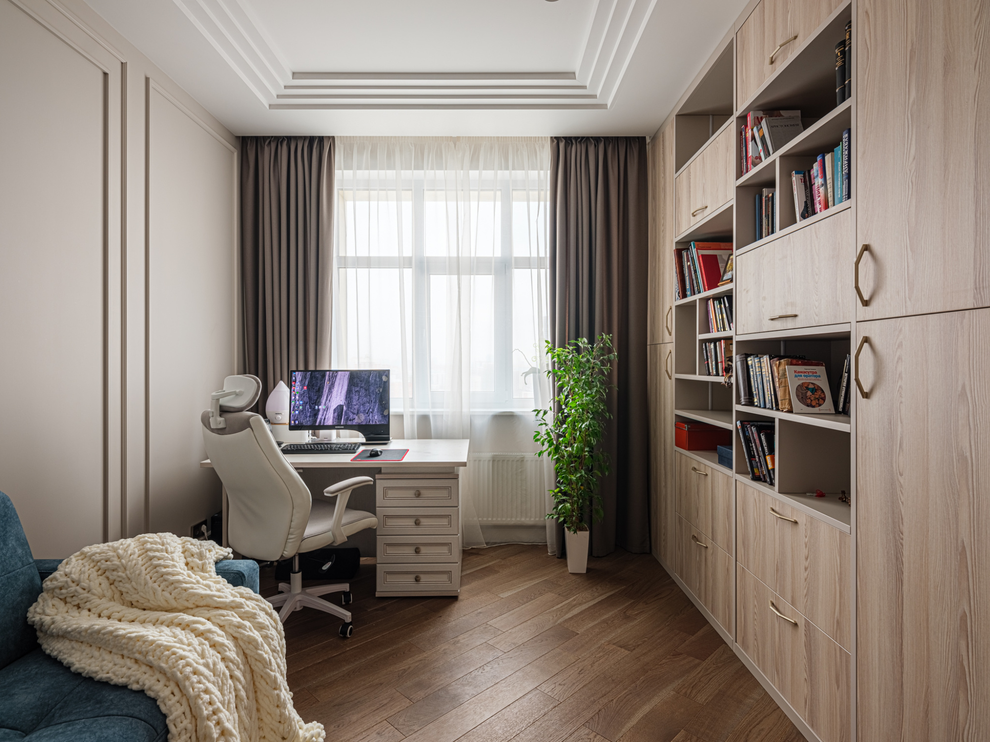 Шкаф-библиотека 