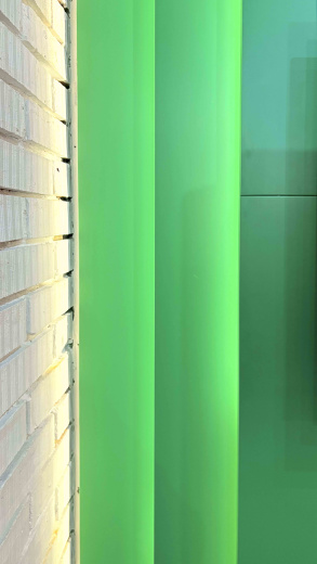 Подвесная гостиная из шпона