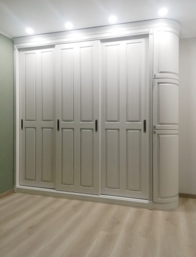 Радиусный шкаф-купе с МДФ фасадами