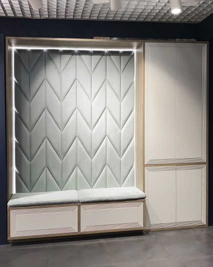 Прихожая с мягкой панелью 