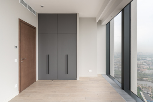 Распашной шкаф с фасадами Supramat