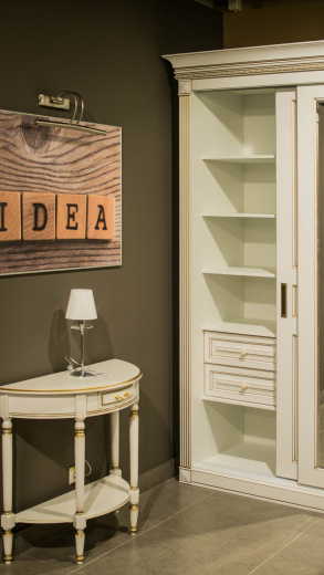 Шкаф в стиле Классика